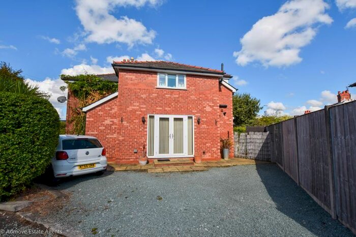 4 Bedroom Semi-Detached House To Rent In Barsbank Lane, Lymm, WA13