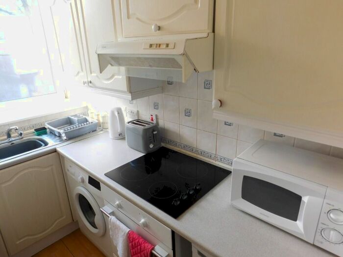 1 Bedroom Flat To Rent In Skene Square, Rosemount, Aberdeen, AB25