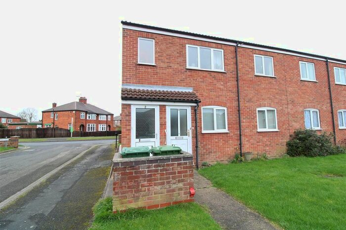 2 Bedroom Flat To Rent In Boundary Court, Newark, Newark, NG24