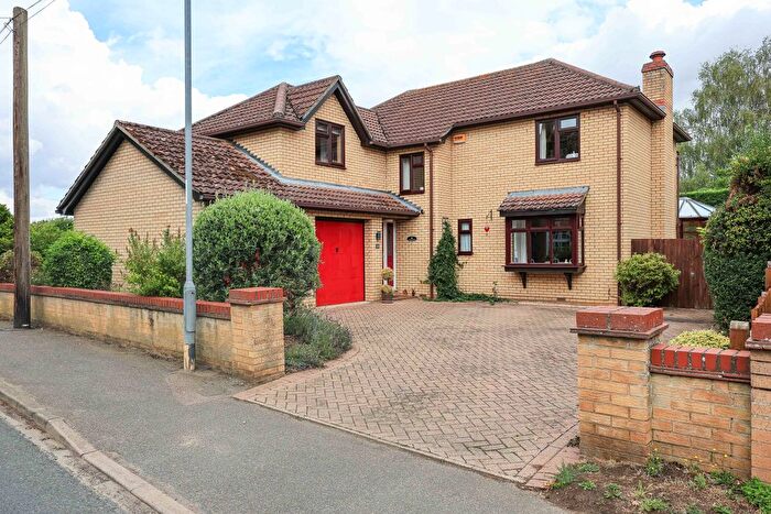 5 Bedroom Detached House For Sale In New Road, Over, CB24