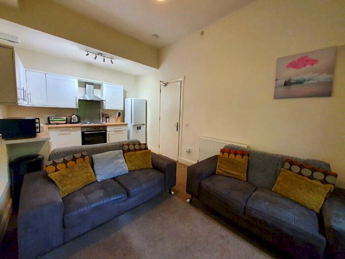 3 Bedroom Flat To Rent In Murieston Crescent, Dalry, Edinburgh, EH11