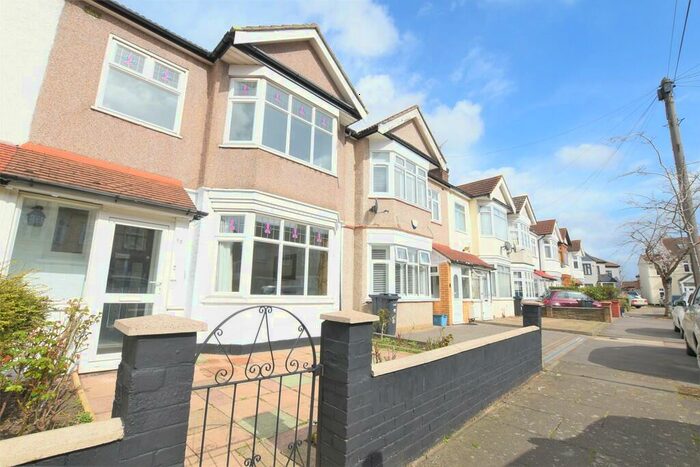 3 Bedroom Terraced House To Rent In Downshall Avenue, Ilford, IG3