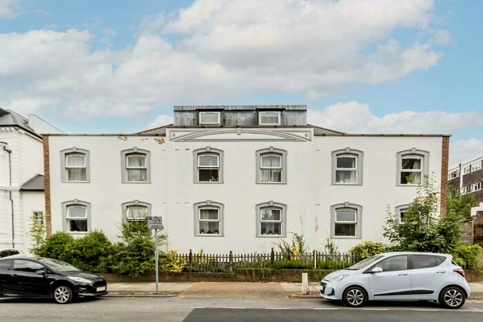 1 Bedroom Flat To Rent In Wagner Mews, Avenue Elmers, Surbiton, KT6