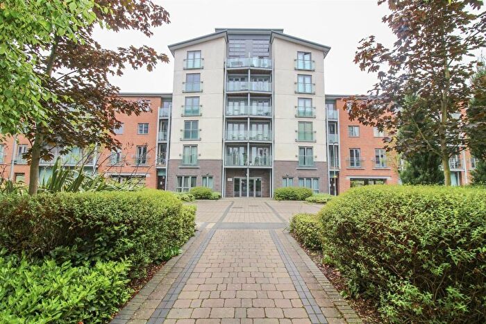2 Bedroom Apartment For Sale In Worsdell Drive, Gateshead, Tyne And Wear, NE8