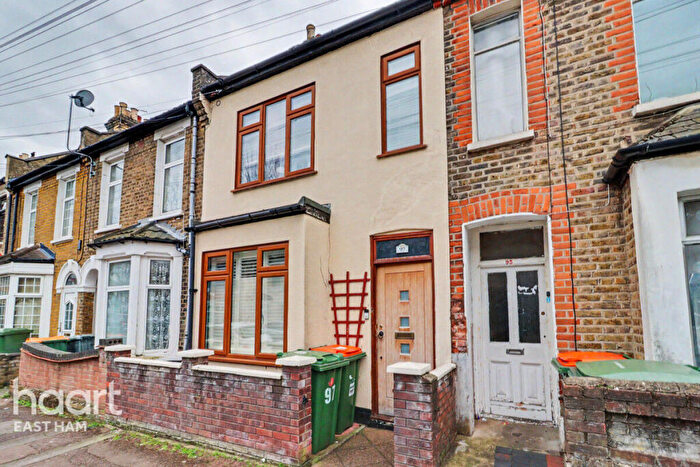 3 Bedroom Terraced House For Sale In Oakfield Road, London, E6