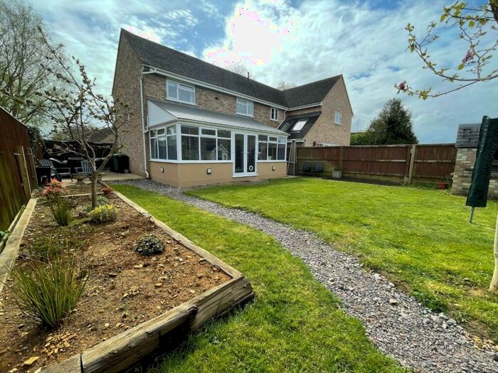 3 Bedroom Semi-Detached House For Sale In The Close, Slimbridge, Gloucester, GL2