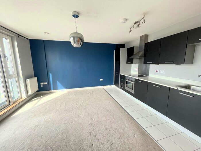 2 Bedroom Apartment To Rent In Sapphire Court, Ocean Village, Southampton, SO14