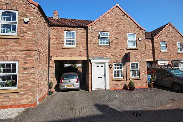4 Bedroom Link Detached House For Sale In High Bow, Hornsea, HU18