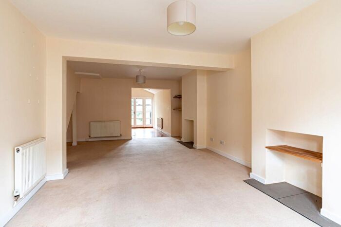 3 Bedroom Terraced House For Sale In Henley Street, Oxford, OX4