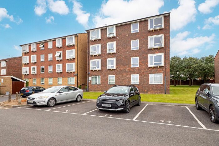 1 Bedroom Flat To Rent In Station Approach, Cheam, Sutton, SM2