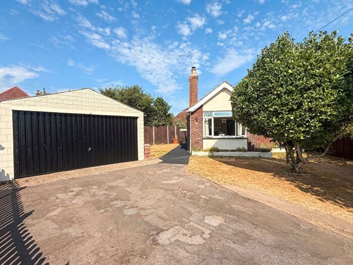 4 Bedroom Detached Bungalow For Sale In Woodville Road, Fawley, SO45