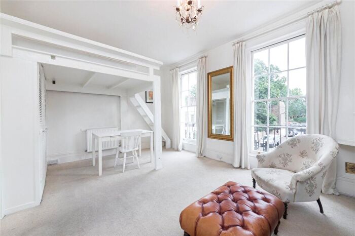 Flat To Rent In Greenland Road, Camden, NW1