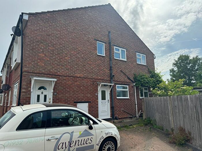 2 Bedroom Maisonette For Sale In Catherine Drive, Sunbury-On-Thames, TW16