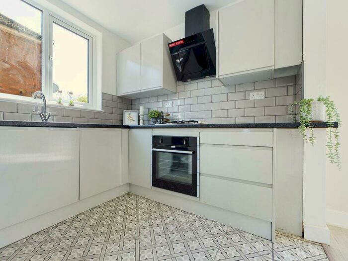 3 Bedroom Semi-Detached House To Rent In Kirkland Road, Leicester, LE3