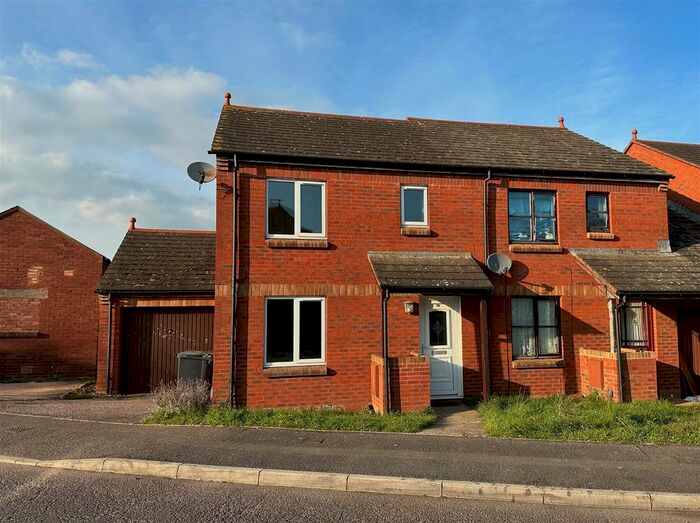 3 Bedroom Semi-Detached House To Rent In Ebrington Road, St. Thomas, Exeter, EX2