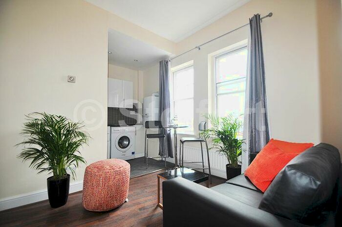 2 Bedroom Flat To Rent In Elthorne Court, Elthorne Road, London, N19