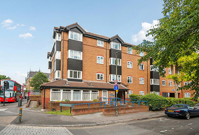1 Bedroom Apartment For Sale In Chatsworth Place, Mitcham, CR4