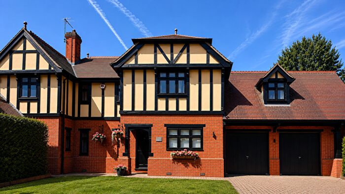 5 Bedroom Link Detached House For Sale In Lime Tree Lodge, Eversley, RG27