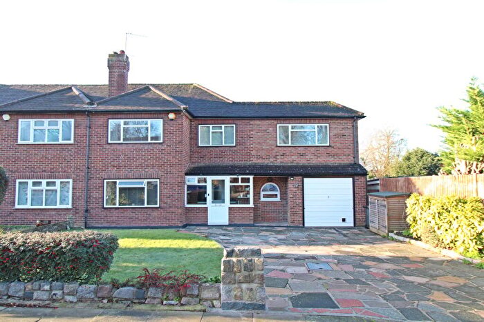 5 Bedroom Semi Detached House For Sale In Woodmere Way, Park Langley, Beckenham, BR3