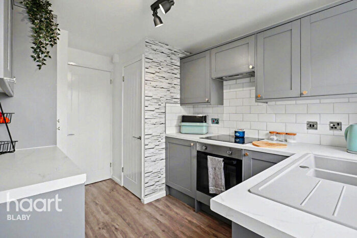 3 Bedroom Detached House For Sale In Grosvenor Close, Leicester, LE2