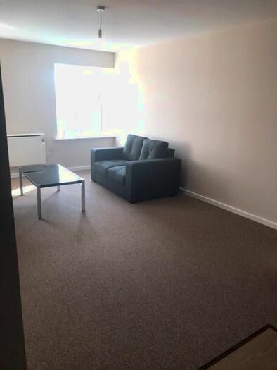 2 Bedroom Flat To Rent In Richmond Roa, Halifax, HX1
