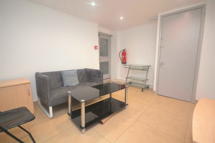 1 Bedroom Flat To Rent In London Road, Reading, Berkshire, RG1