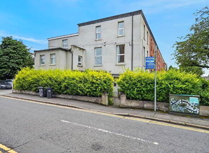5 Bedroom Apartments For Sale In Osbourne Court, Belfast, BT9