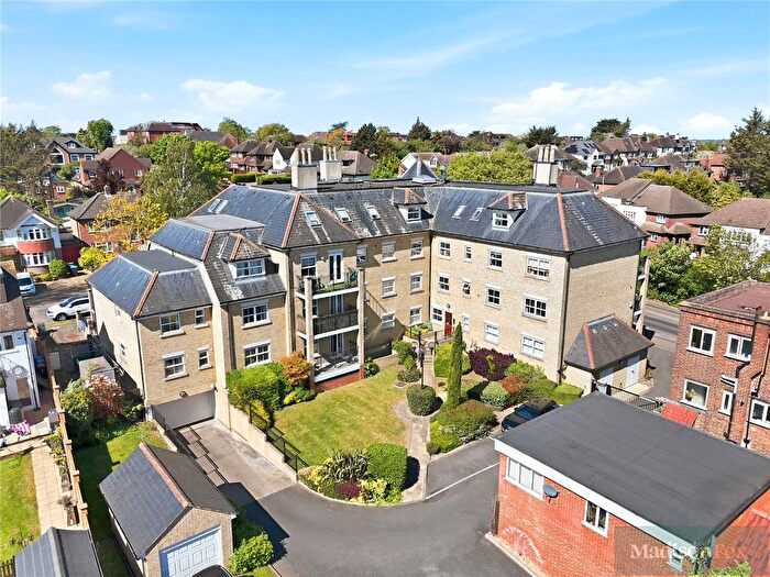 2 Bedroom Flat To Rent In Manor Road, Chigwell, Essex, IG7