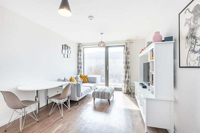 2 Bedroom Apartment For Sale In Pioneer Court, Canning Town, E16