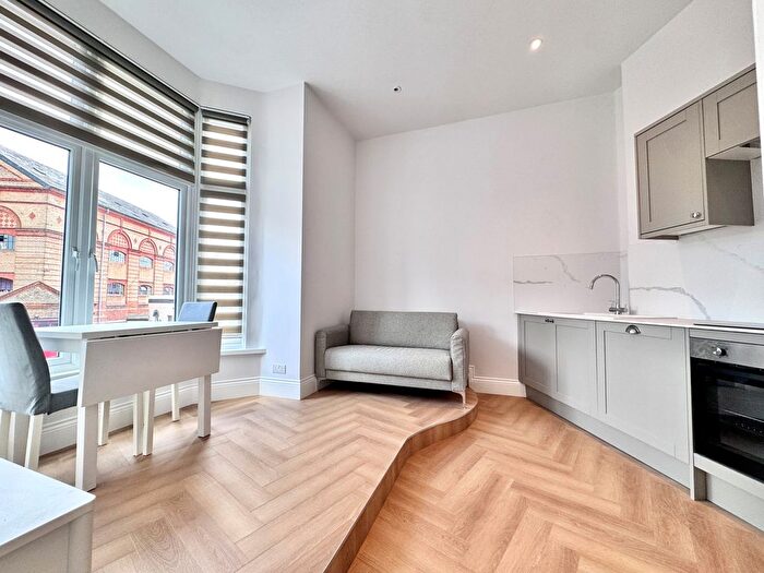 1 Bedroom Flat To Rent In Seamoor Road, Bournemouth, BH4