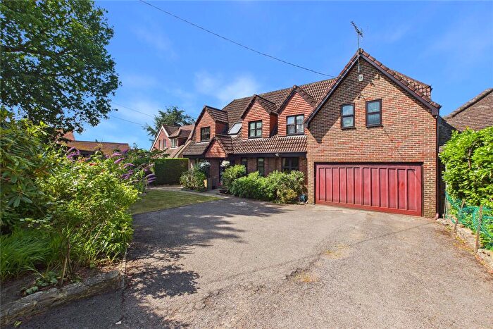 5 Bedroom Detached House For Sale In Kings Lane, Windlesham, Surrey, GU20