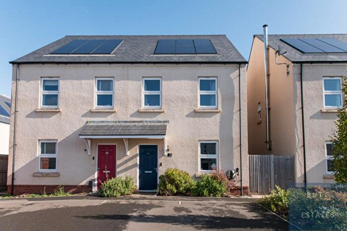 2 Bedroom Semi-Detached House For Sale In Fish Street, Exeter, EX2