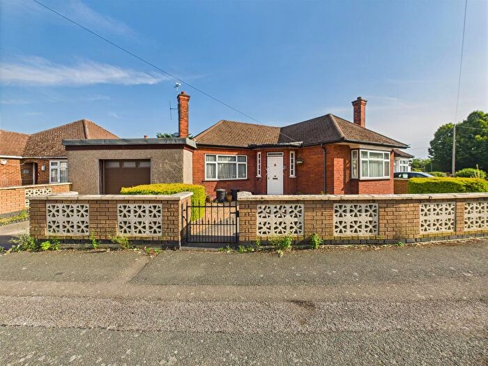 2 Bedroom Detached Bungalow For Sale In Herlwyn Avenue, Ruislip, HA4