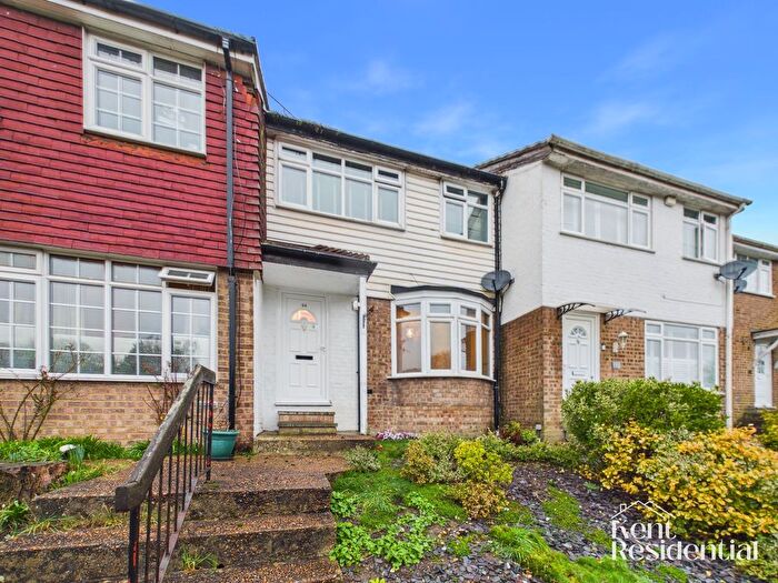 3 Bedroom Terraced House For Sale In Woodhurst, Chatham, ME5