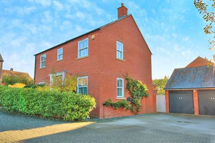 4 Bedroom Detached House For Sale In Pillow Way, Buckingham, MK18