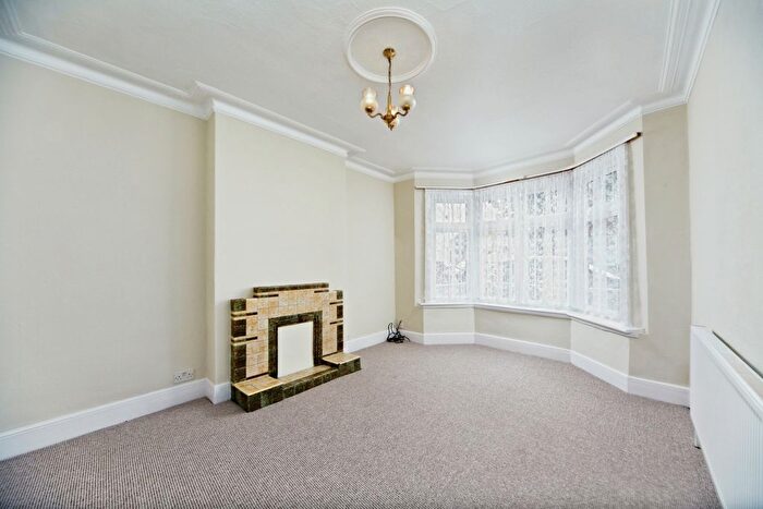 3 Bedroom End Of Terrace House For Sale In Richmond Road, Thornton Heath, CR7