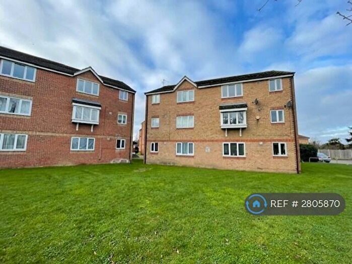 2 Bedroom Flat To Rent In Danbury Crescent, South Ockendon, RM15