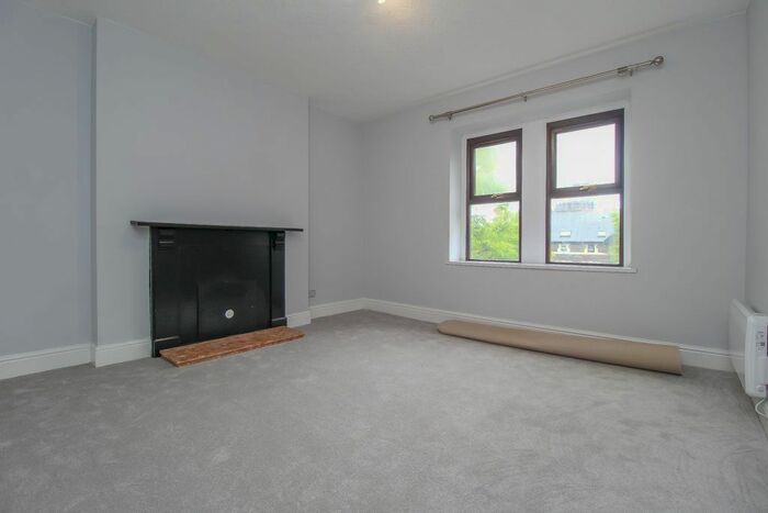 1 Bedroom Flat To Rent In Richmond Road, Roath, Cardiff, CF24