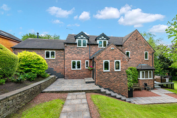 5 Bedroom Detached House For Sale In Croft House Crofters Court, Holmes Chapel, CW4