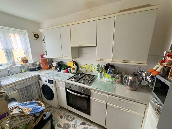 2 Bedroom Semi-Detached House For Sale In Richmond Drive, Gravesend, Kent, DA12