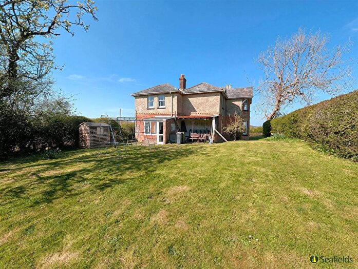 4 Bedroom Detached House For Sale In Rowlands Lane, Havenstreet, PO33