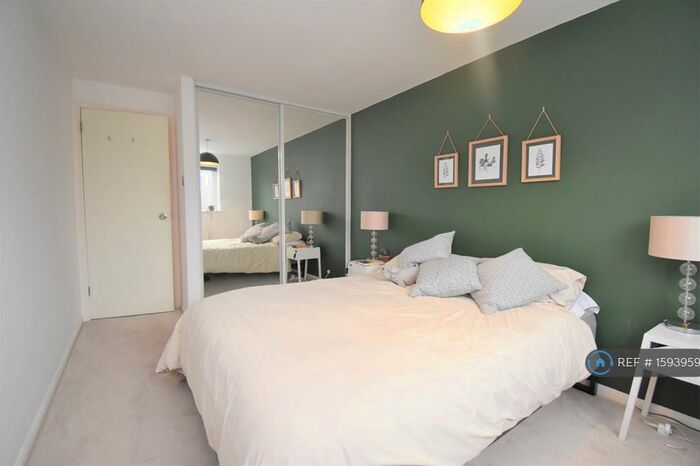 1 Bedroom Flat To Rent In Woodfall Drive, Crayford, DA1