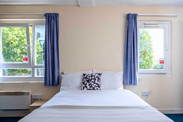 Studio To Rent In Creek Road, London, SE8
