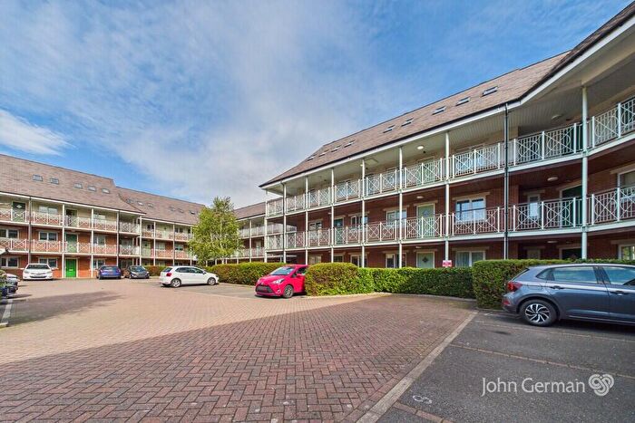 3 Bedroom Apartment For Sale In Coach House Court, Loughborough, LE11