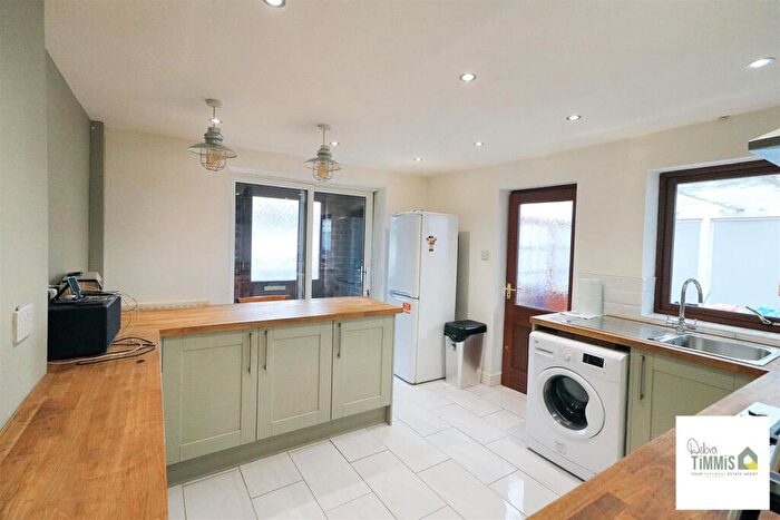 2 Bedroom Detached Bungalow For Sale In Fielden Close, Milton, Stoke-On-Trent, ST6