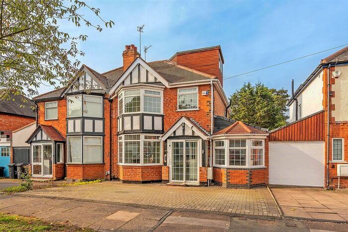 5 Bedroom Semi-Detached House To Rent In Barton Lodge Road, Hall Green, Birmingham, B28