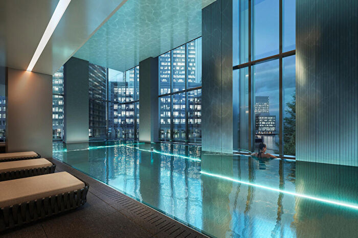 2 Bedroom Apartment For Sale In South Quay Plaza, London, E14