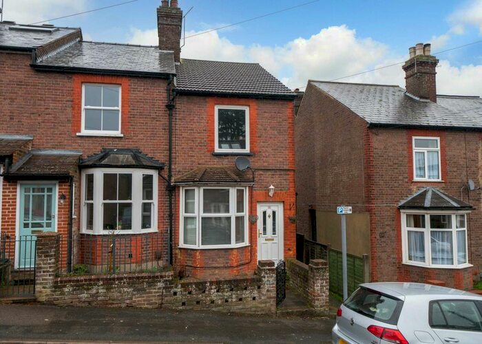 3 Bedroom End Of Terrace House To Rent In Cemetery Hill, Boxmoor Borders, Available From May, HP1