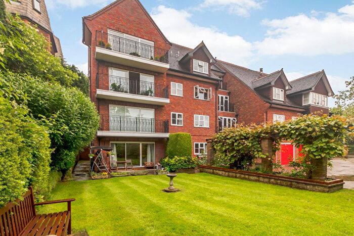 2 Bedroom Flat For Sale In The Grange, Chorleywood Close, Rickmansworth, WD3