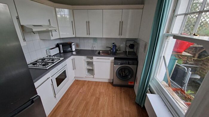 1 Bedroom Flat To Rent In Knollys Road, London, SW16